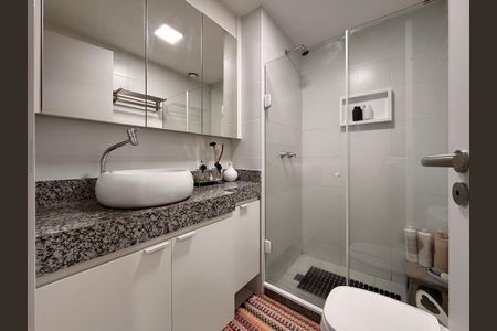 Apartamento à venda com 81m², 2 quartos e 1 vaga Apartamento à venda com 81m², 2 quartos e 1 vagaSuíte - Banheiro