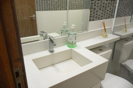 Casa de condomínio para alugar com 159m², 3 quartos e 1 vagaBanheiro da Suíte 2