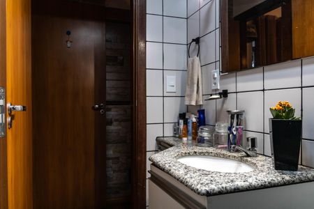 Apartamento à venda com 105m², 4 quartos e 2 vagasBanheiro Social