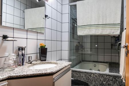 Apartamento à venda com 105m², 4 quartos e 2 vagasBanheiro Social