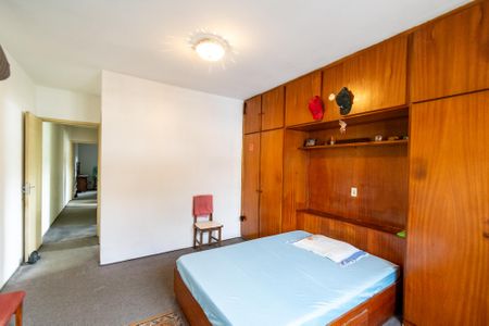 Casa à venda com 180m², 4 quartos e 2 vagasSuíte