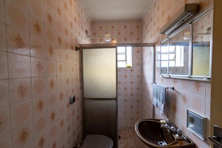 Casa à venda com 180m², 4 quartos e 2 vagasBanheiro da Suíte