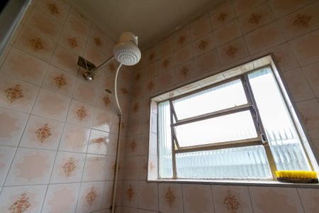 Casa à venda com 180m², 4 quartos e 2 vagasBanheiro da Suíte