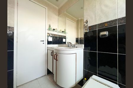 Apartamento à venda com 110m², 2 quartos e 3 vagasBanheiro da Suíte