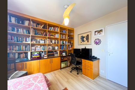 Apartamento à venda com 110m², 2 quartos e 3 vagasQuarto