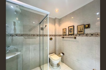 Apartamento à venda com 110m², 2 quartos e 3 vagasBanheiro Social