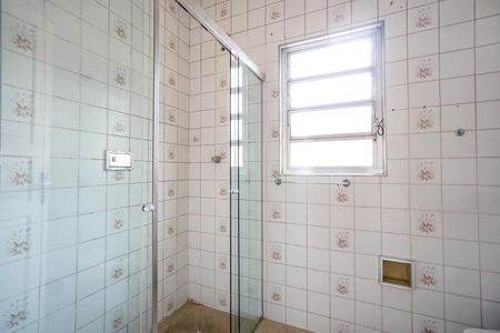 Casa à venda com 219m², 3 quartos e 3 vagasBanheiro