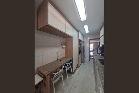 Apartamento à venda com 133m², 3 quartos e 3 vagas Apartamento à venda com 133m², 3 quartos e 3 vagasCozinha