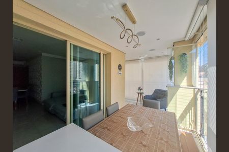 Apartamento à venda com 133m², 3 quartos e 3 vagas Apartamento à venda com 133m², 3 quartos e 3 vagasVaranda