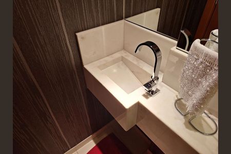 Apartamento à venda com 133m², 3 quartos e 3 vagas Apartamento à venda com 133m², 3 quartos e 3 vagasLavabo