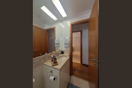 Apartamento à venda com 133m², 3 quartos e 3 vagas Apartamento à venda com 133m², 3 quartos e 3 vagasBanheiro