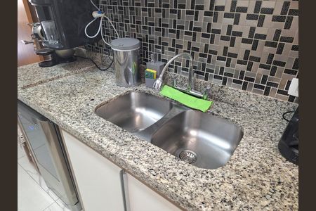 Apartamento à venda com 133m², 3 quartos e 3 vagas Apartamento à venda com 133m², 3 quartos e 3 vagasCozinha