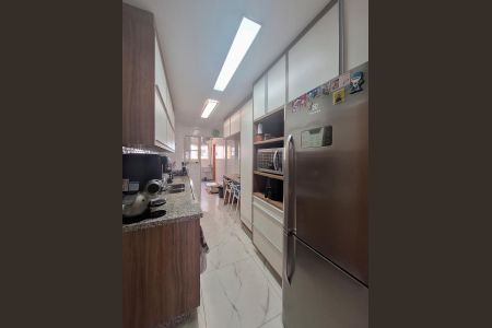 Apartamento à venda com 133m², 3 quartos e 3 vagas Apartamento à venda com 133m², 3 quartos e 3 vagasCozinha
