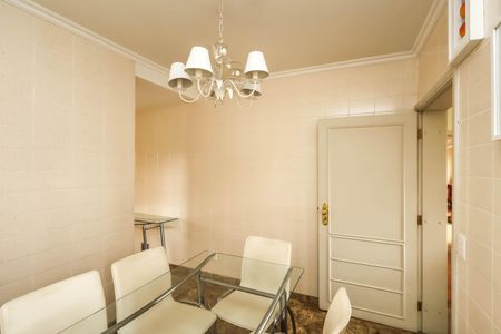 Apartamento para alugar com 560m², 4 quartos e 5 vagas Apartamento para alugar com 560m², 4 quartos e 5 vagasCozinha