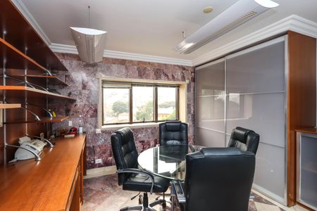 Apartamento para alugar com 560m², 4 quartos e 5 vagas Apartamento para alugar com 560m², 4 quartos e 5 vagasEscritório