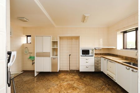 Apartamento para alugar com 560m², 4 quartos e 5 vagas Apartamento para alugar com 560m², 4 quartos e 5 vagasCozinha
