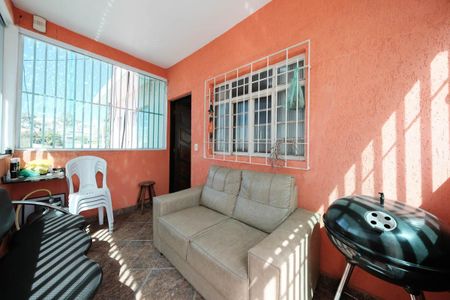 Casa à venda com 40m², 1 quarto e 1 vagaEntrada