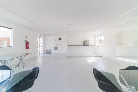 Apartamento para alugar com 44m², 2 quartos e 1 vagaÁrea comum - Salão de festas