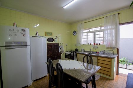 Casa à venda com 301m², 5 quartos e 3 vagasCozinha