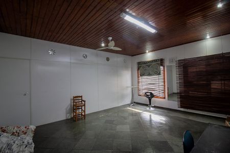 Casa à venda com 301m², 5 quartos e 3 vagasSalão de Festas