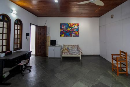 Casa à venda com 301m², 5 quartos e 3 vagasSalão de Festas