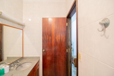 Casa à venda com 301m², 5 quartos e 3 vagasBanheiro da Suíte 2