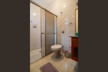 Casa à venda com 301m², 5 quartos e 3 vagasBanheiro da Suíte 2