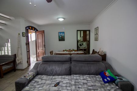 Casa à venda com 301m², 5 quartos e 3 vagasEdícula - Sala