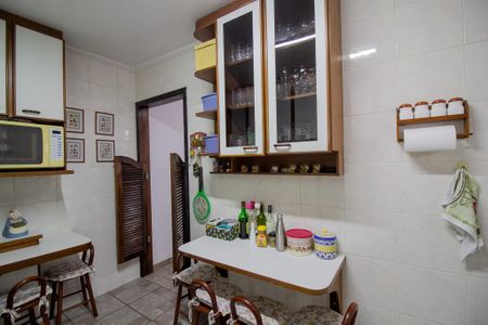 Casa à venda com 301m², 5 quartos e 3 vagasEdícula - Cozinha