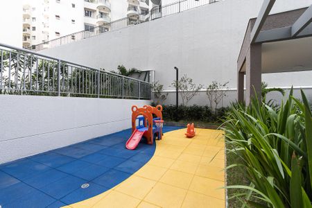 Apartamento à venda com 40m², 2 quartos e sem vagaÁrea comum - Playground
