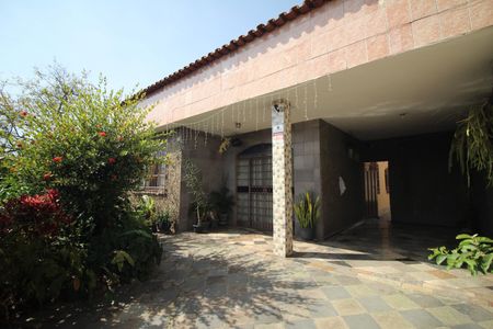 Casa à venda com 360m², 3 quartos e 3 vagasQuintal