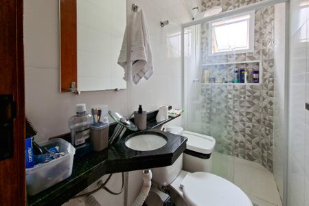 Casa de condomínio à venda com 60m², 2 quartos e 1 vagaBanheiro 2