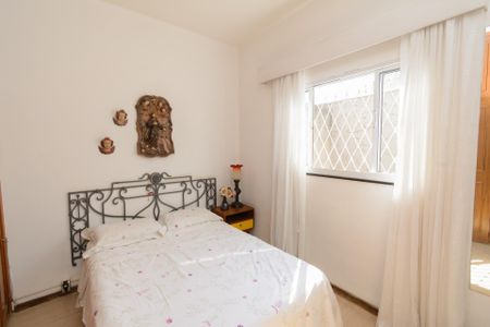 Casa à venda com 385m², 3 quartos e 3 vagasQuarto 2