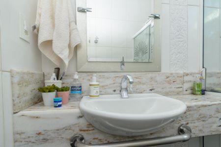 Casa à venda com 385m², 3 quartos e 3 vagasBanheiro Social