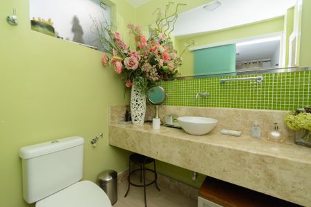 Lavabo de casa à venda com 3 quartos, 385m² em Monte Castelo, Contagem