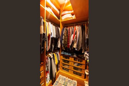 Casa de condomínio à venda com 100m², 4 quartos e sem vagaCloset /Suite