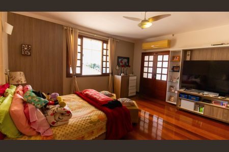 Casa de condomínio à venda com 100m², 4 quartos e sem vagaSuite