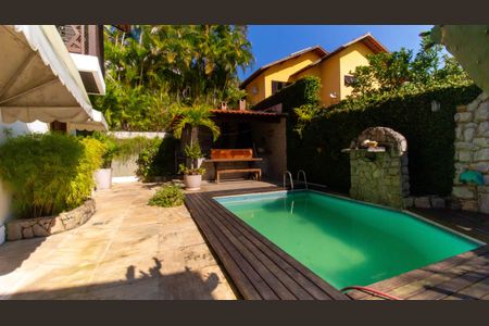 Casa de condomínio à venda com 100m², 4 quartos e sem vagaÁrea comum