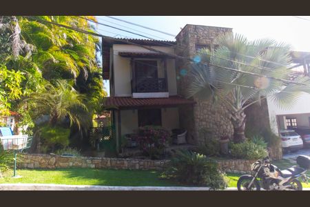 Casa de condomínio à venda com 100m², 4 quartos e sem vagaFachada