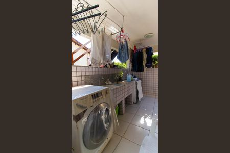 Casa de condomínio à venda com 100m², 4 quartos e sem vagaÁrea comum