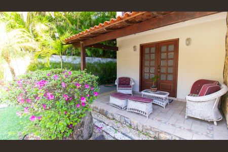 Casa de condomínio à venda com 100m², 4 quartos e sem vagaÁrea comum