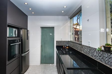 Apartamento à venda com 180m², 3 quartos e 4 vagasCozinha