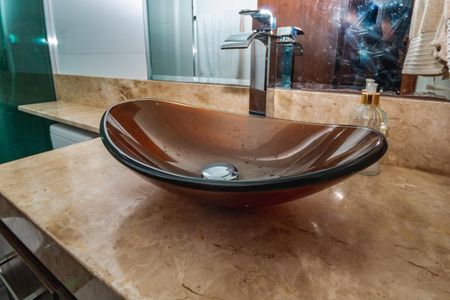 Apartamento à venda com 180m², 3 quartos e 4 vagasBanheiro da Suíte 