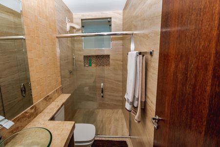 Apartamento à venda com 180m², 3 quartos e 4 vagasBanheiro social 1