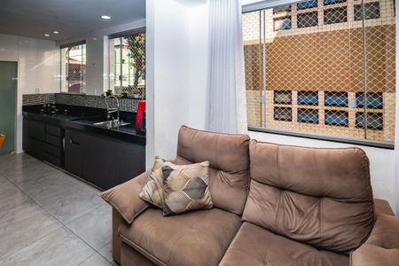 Apartamento à venda com 180m², 3 quartos e 4 vagasSala