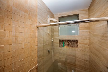 Apartamento à venda com 180m², 3 quartos e 4 vagasBanheiro social 1