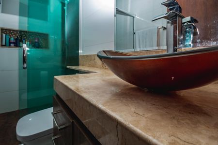 Apartamento à venda com 180m², 3 quartos e 4 vagasBanheiro da Suíte 