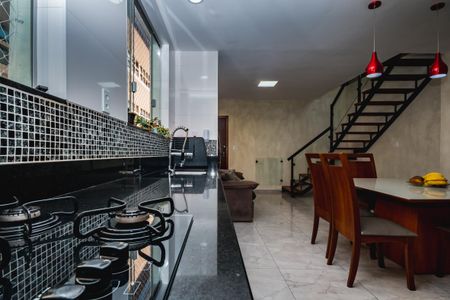 Apartamento à venda com 180m², 3 quartos e 4 vagasCozinha