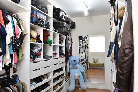 Casa para alugar com 420m², 4 quartos e 4 vagasCloset da Suíte 1