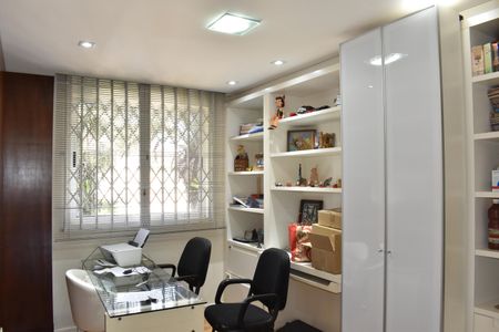 Casa para alugar com 420m², 4 quartos e 4 vagasEscritório